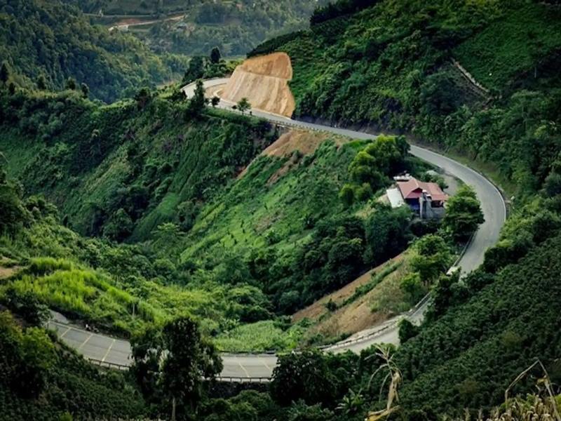 Đèo Pha Đin là một trong “tứ đại đỉnh đèo” của Việt Nam