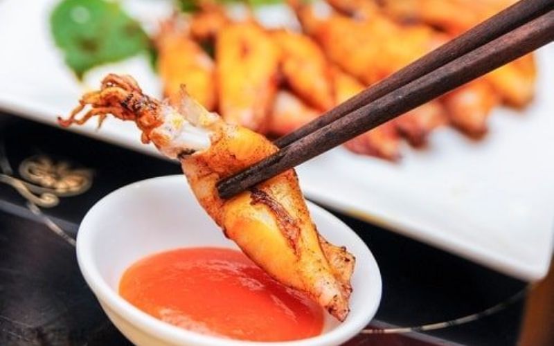 Cách ăn phổ biến với tương ớt đặc sản Mường Khương