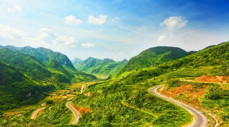  Vùng trời giữa thung lũng lúa chín