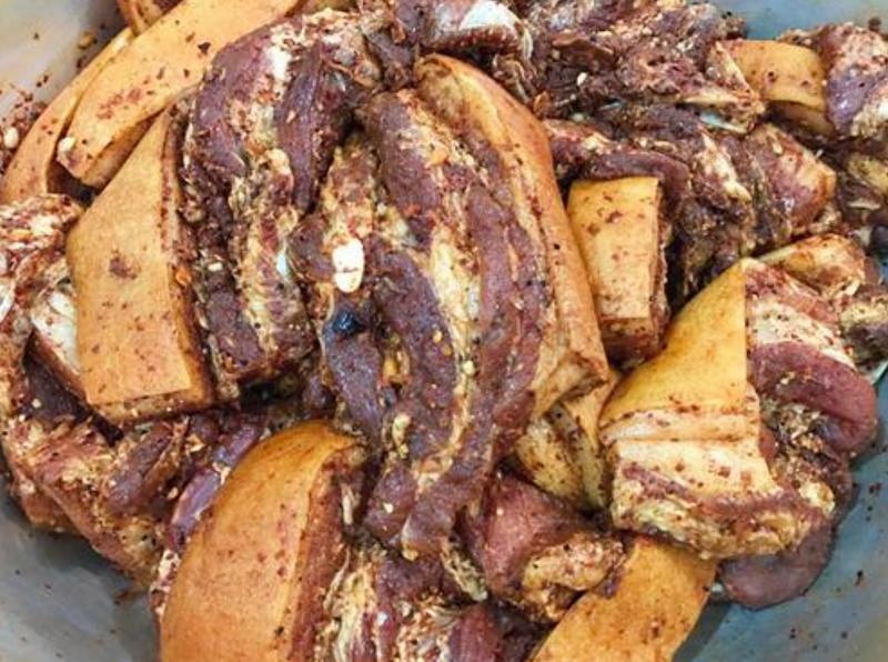Cách làm thịt nai gác bếp chuẩn Tây Bắc