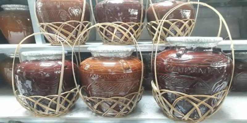 Vò rượu xuất hiện tại các lễ cộng đồng để mọi người cùng thưởng thức